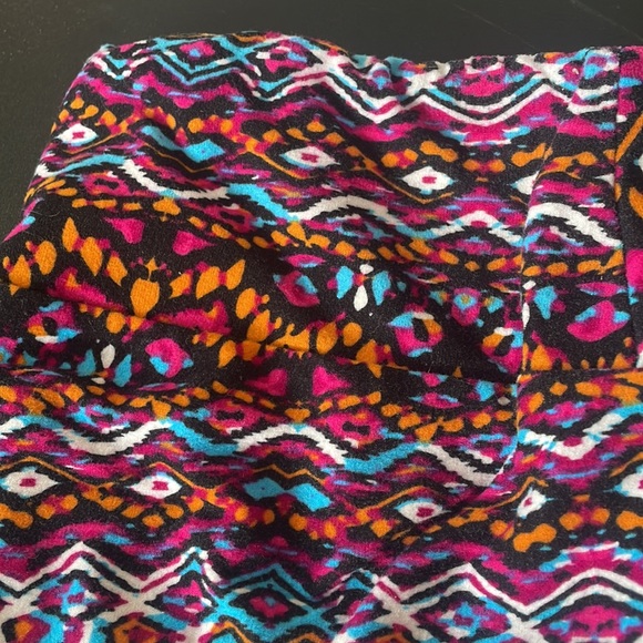 LuLaRoe soft one size leggings - Picture 3 of 4